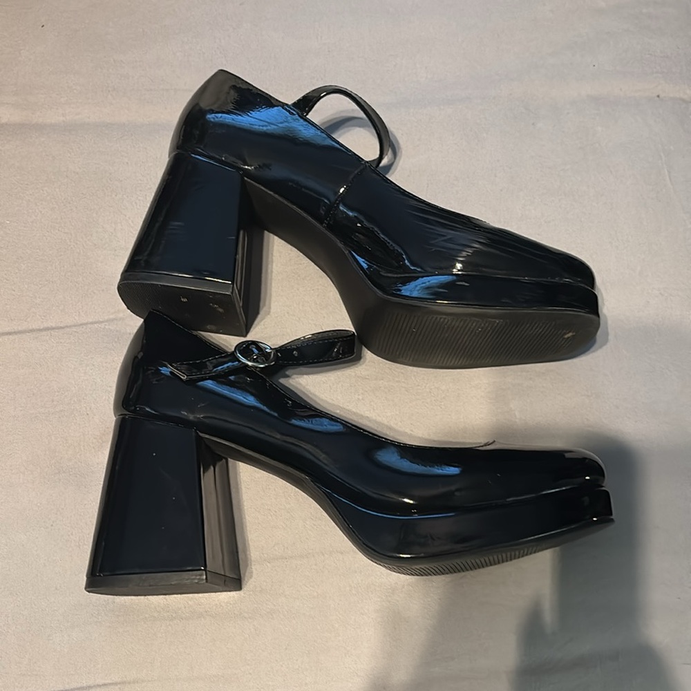 Black Patent Leather Heels - Picture 3 of 3